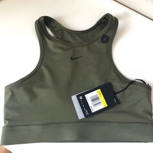 Nike Women’s Swoosh Bra